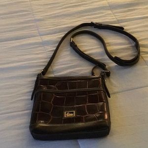 Attractive shoulder bag for theater or dining out.